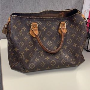 Louis Vuitton speedy